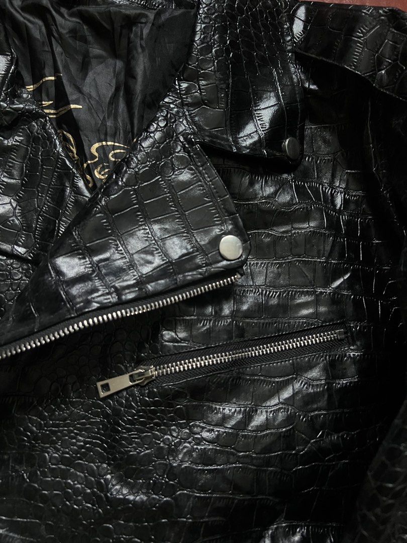 00s blood money tokyo (Category: Coats, Jackets and Outerwear) located in Lucena. Submitted by proxyhere (Listing ID 1468441335, Image 3). Description: Blood Money Tokyo Crocodile Leather Rider Jacket length 28 width 23.