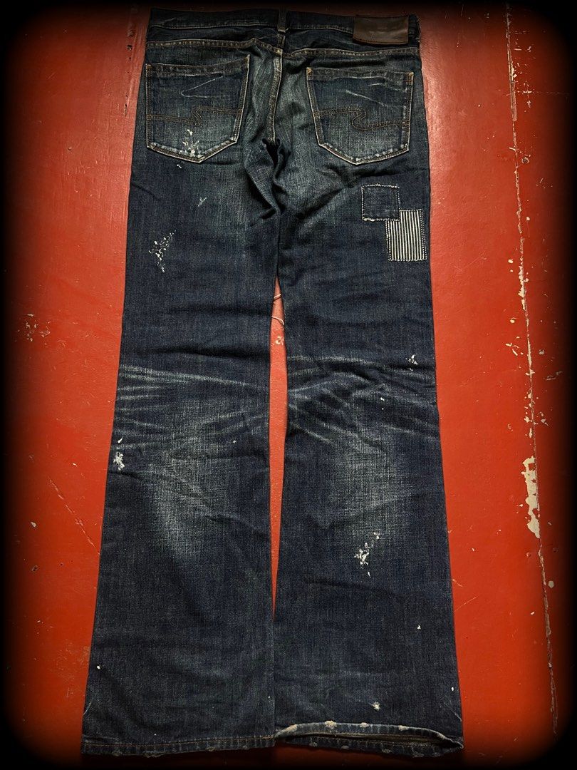 00s bonds & peace (Category: Jeans) located in Lucena. Submitted by netnyahyo (Listing ID 1468438438, Image 3). Description: Bonds & Peace Clawmarks, Distressed, Bootcut. size 30 length 42 thighs 9 knee 7 leg op 8.