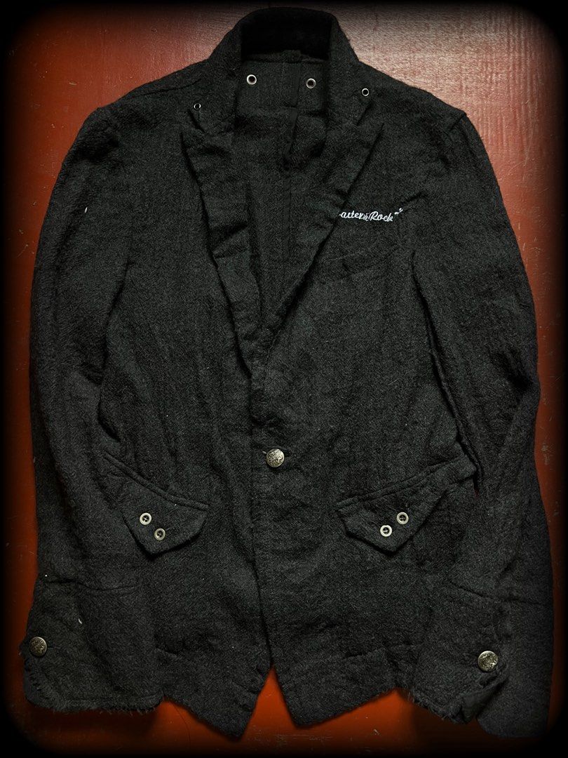 00s PPFM ( ANARCHY ) (Category: Coats, Jackets and Outerwear) located in Lucena. Submitted by proxyhere (Listing ID 1468443150, Image 1). Description: PPFM Blazer, Cardigan, Wool (ANARCHY) patch. length 27 width 18.