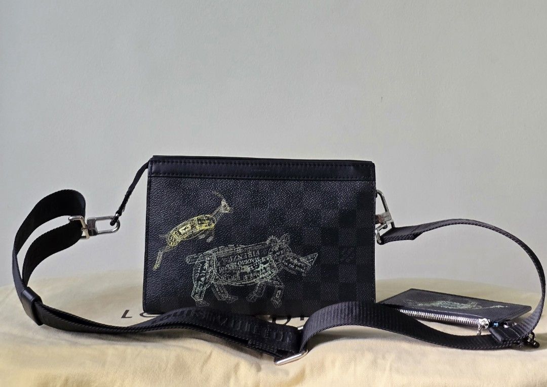 100% Authentic Louis Vuitton Wearable Wallet Duo (Category: Luxury Bags & Wallets) located in Cebu City. Submitted by anythingunderthesun0211 (Listing ID 1468298625, Image 2). Description: inclusions: box, paperbag, dustbag and Entrupy COA.