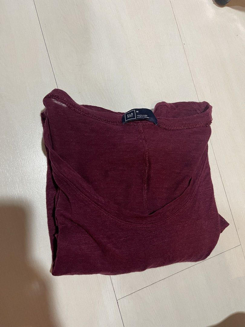 100% linen gap long sleeves medium (Category: Longsleeves) located in Quezon City. Submitted by booktt (Listing ID 1468446928, Image 1). Description: 100% linen burgundy long sleeves high-low hem.