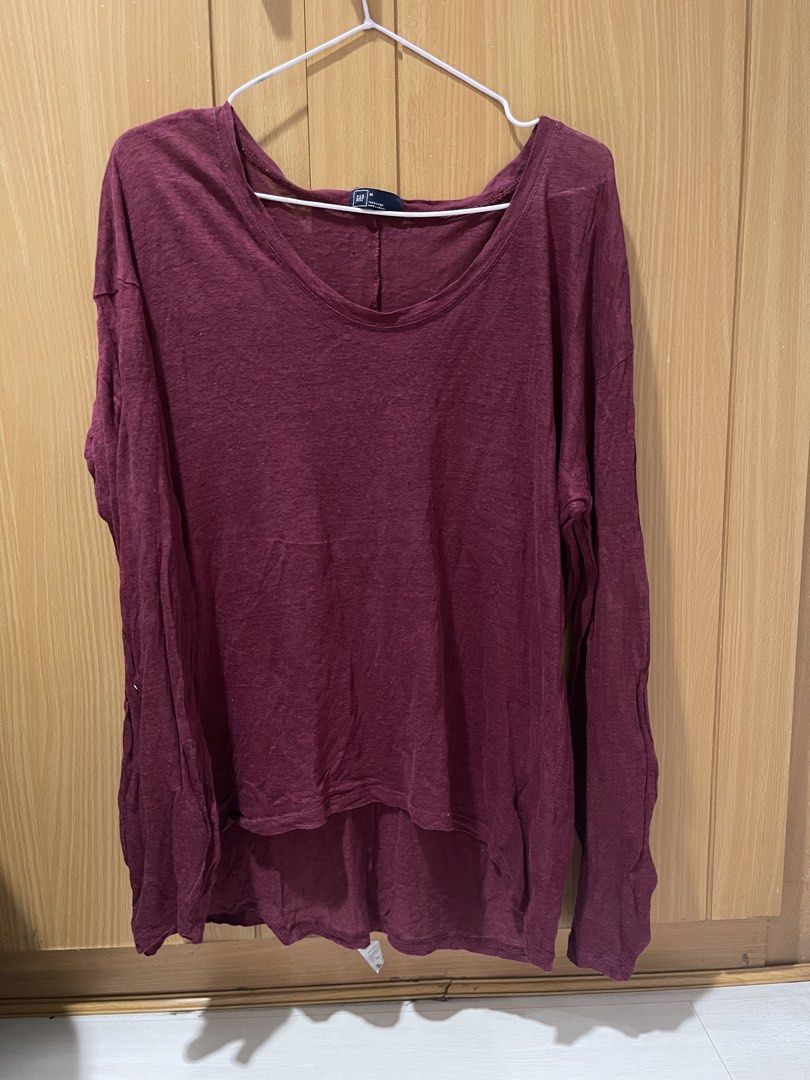 100% linen gap long sleeves medium (Category: Longsleeves) located in Quezon City. Submitted by booktt (Listing ID 1468446928, Image 3). Description: 100% linen burgundy long sleeves high-low hem.