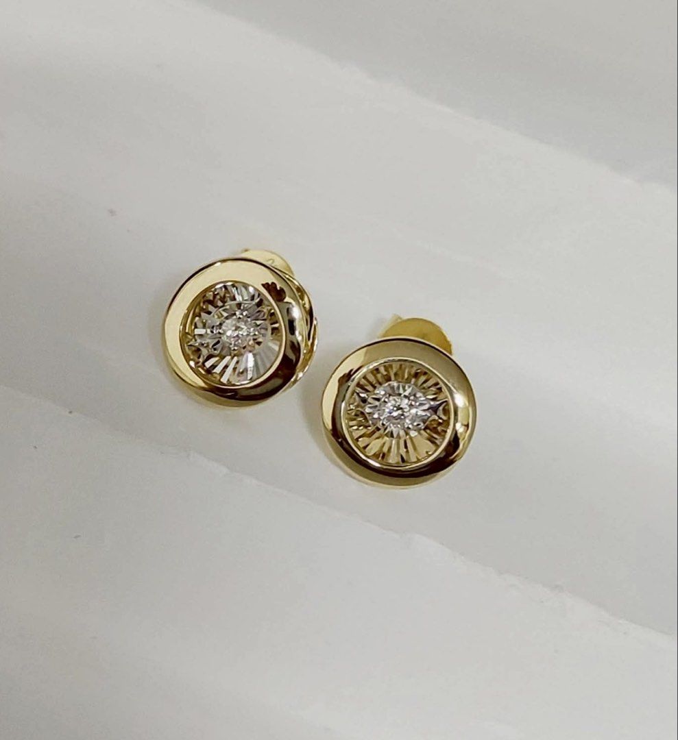 18k diamond earring (Category: Earrings) located in Manila. Submitted by mightystone_77b719 (Listing ID 1468362139, Image 2). Description: .