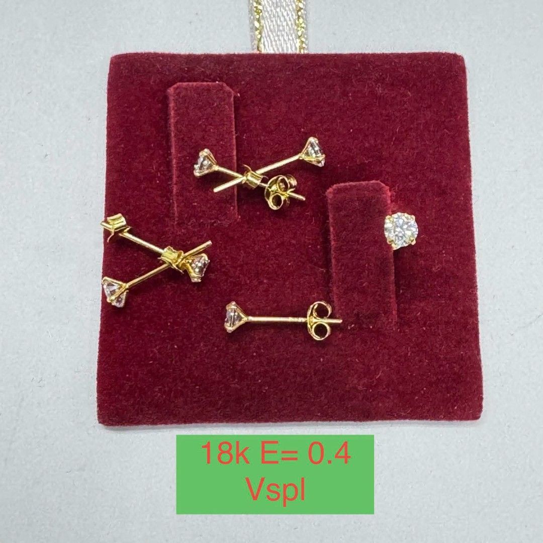 18k Gold Stud Earrings VVS1 (Category: Earrings) located in Marikina City. Submitted by jhem.andcojewelry (Listing ID 1468498406, Image 1). Description: - Material: 18k Yellow Gold - Design: Classic solitaire style with secure prong setting - Backing: Secure butterfly backs - Style: Versatile everyday piece, easy to match with any outfit.