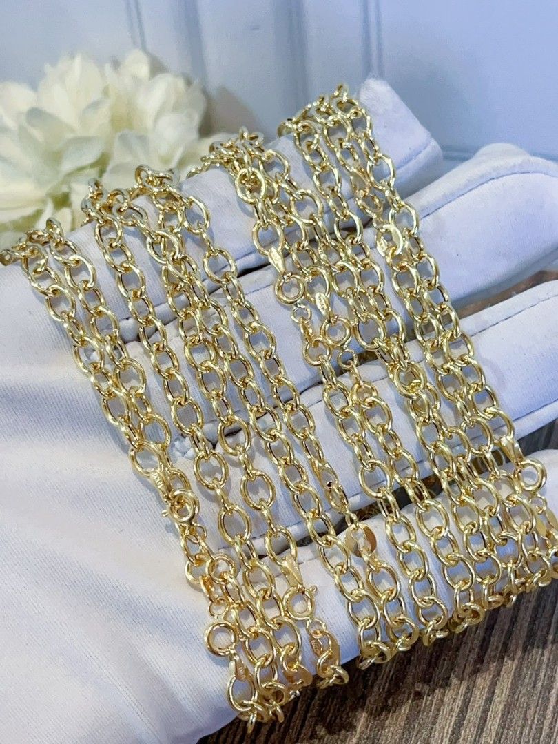 18k gold lightweight bracelet (Category: Bracelets) located in Manila. Submitted by luxesparks (Listing ID 1468333297, Image 1). Description: .
