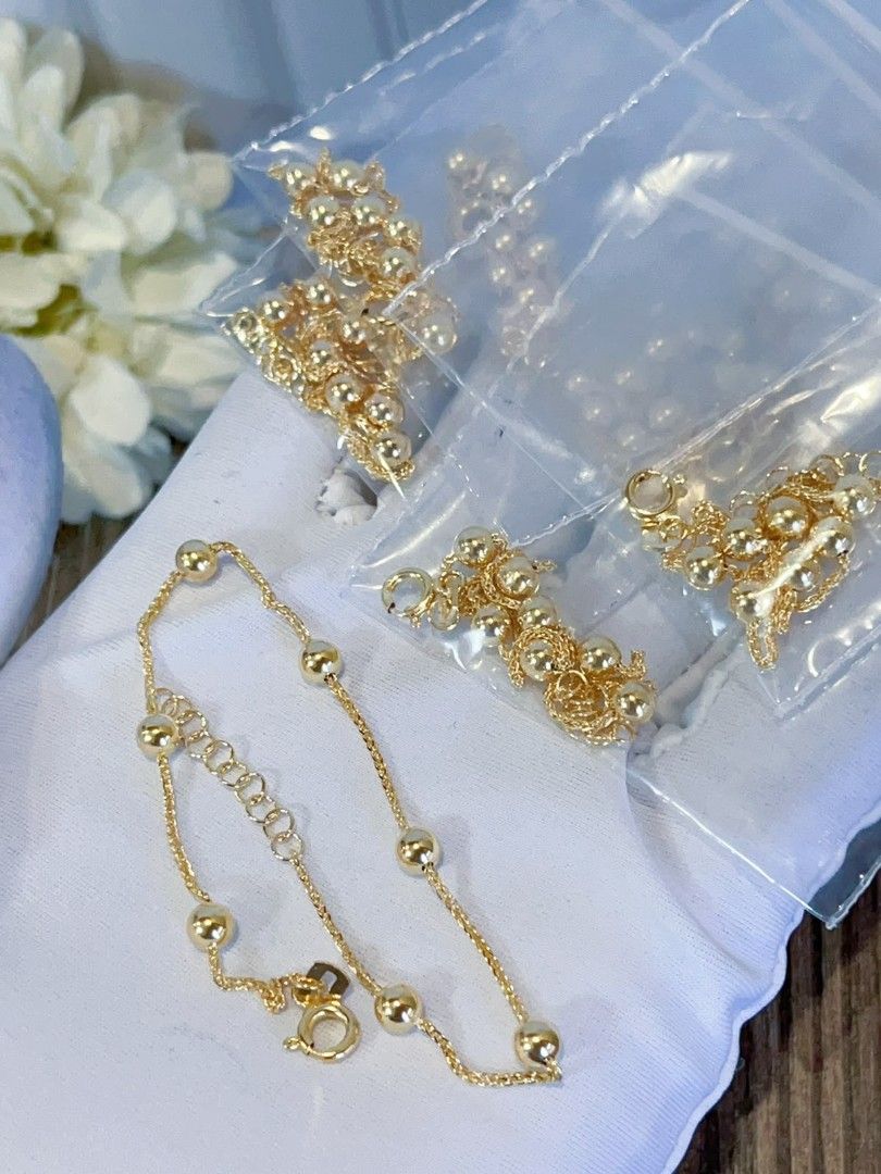 18k gold lightweight bracelet (Category: Bracelets) located in Manila. Submitted by luxesparks (Listing ID 1468337476, Image 3). Description: .