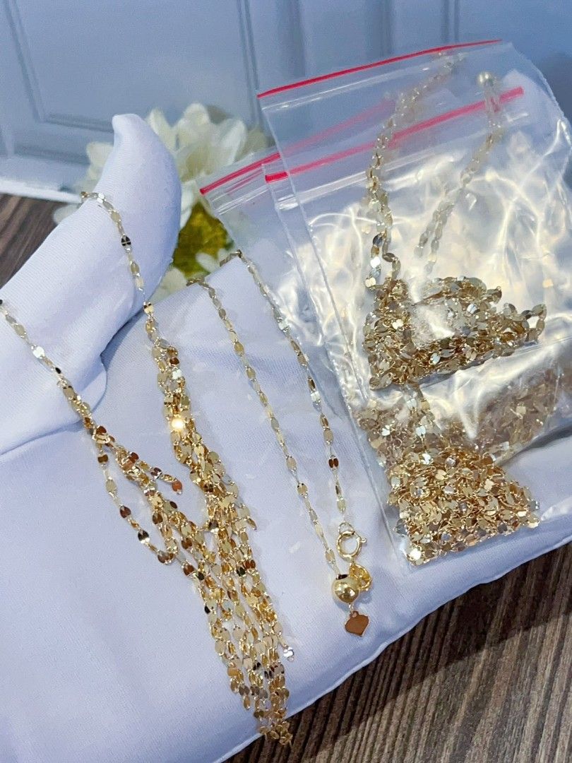 18k gold lightweight chain necklace (Category: Necklaces) located in Manila. Submitted by luxesparks (Listing ID 1468333120, Image 1). Description: .