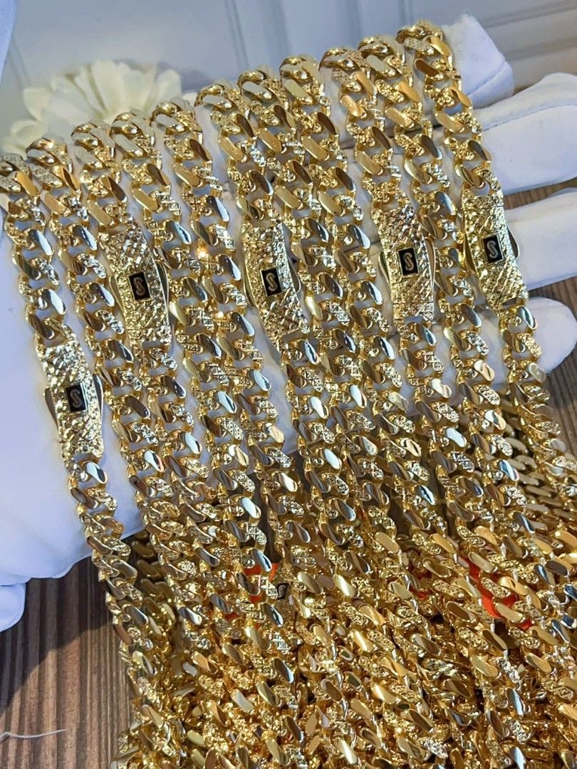 18k gold Monaco necklace (Category: Necklaces) located in Manila. Submitted by luxesparks (Listing ID 1468356582, Image 3). Description: .