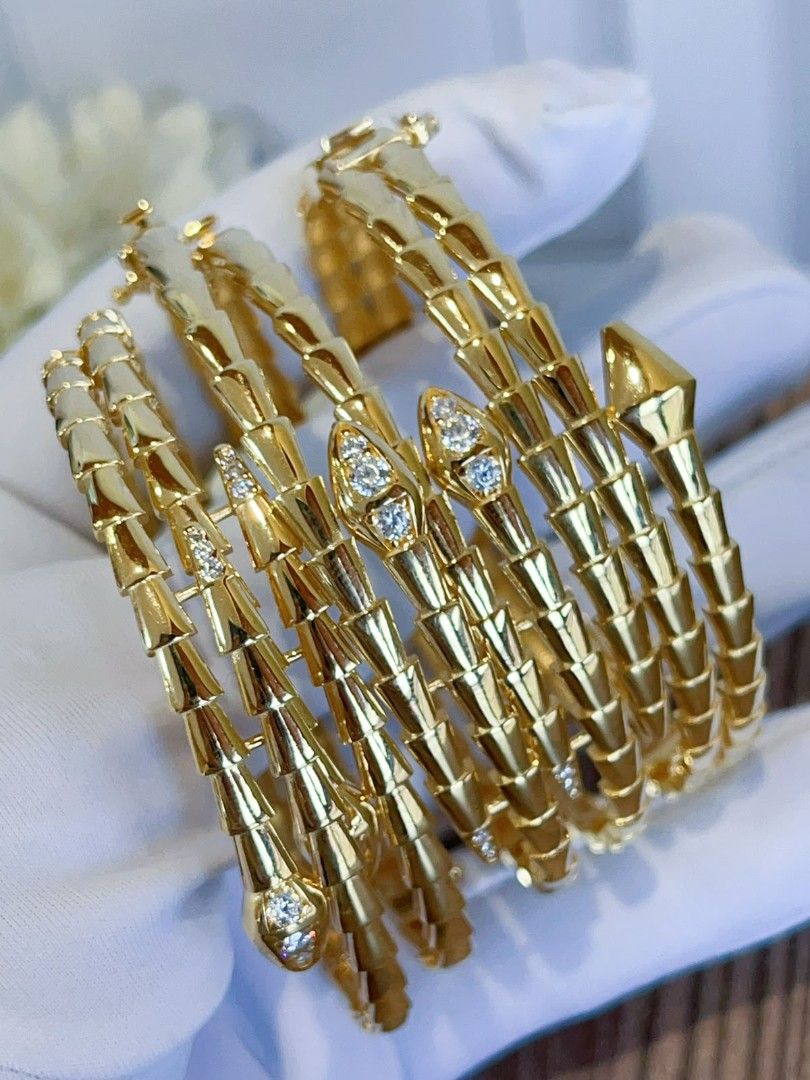 18k pawnable gold bangle (Category: Bracelets) located in Manila. Submitted by luxesparks (Listing ID 1468334432, Image 1). Description: .