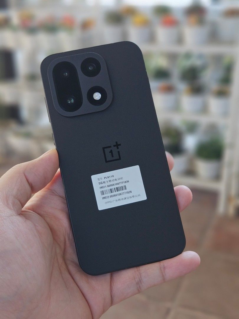 1-Week Old. OnePlus 15 1tb FLASHED TO GLOBAL ROM (Category: OnePlus) located in Marikina City. Submitted by rapisidro (Listing ID 1468467053, Image 3). Description: FOR SALE: Oneplus 15 1tb Flashed to Global ROM ₱58,000 FIXED PRICE NA ₱63,000 orig price. Kita sa resibo pati date DoP: Oct 9, 2026 Oneplus 15 16gb+1tb Global ROM flashed CN Version Phone Only difference from Global version is no Esim Complete with box and receipt MARIKINA Location Pw
