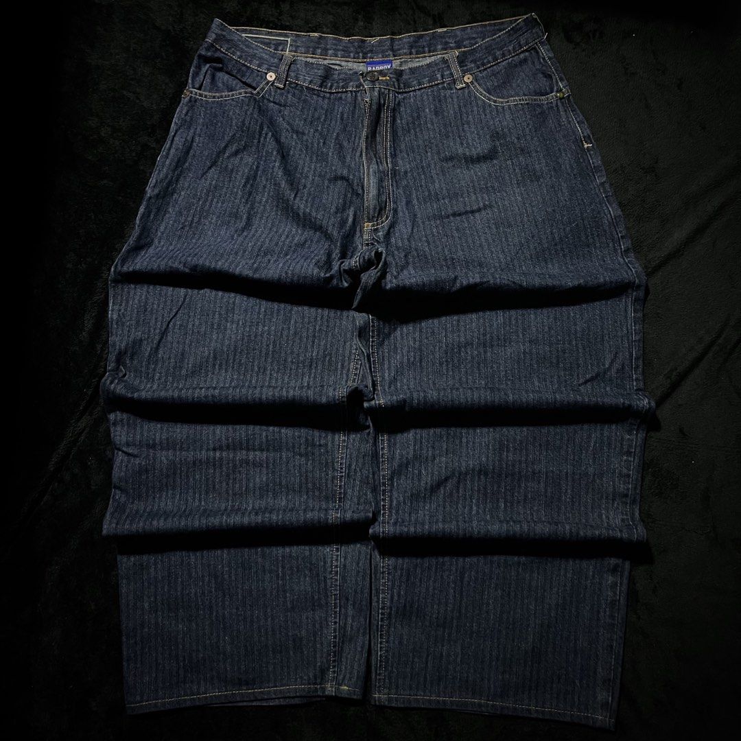 2000'S BAD BOY HIPHOP EMBROID MASSIVE BAGGY JEANS (Category: Jeans) located in Orani. Submitted by pulverize_tht_ho3 (Listing ID 1468313005, Image 3). Description: dimes: 40x42x16x11 condition: 10/10 flaw/s: check slides check slides for the details .