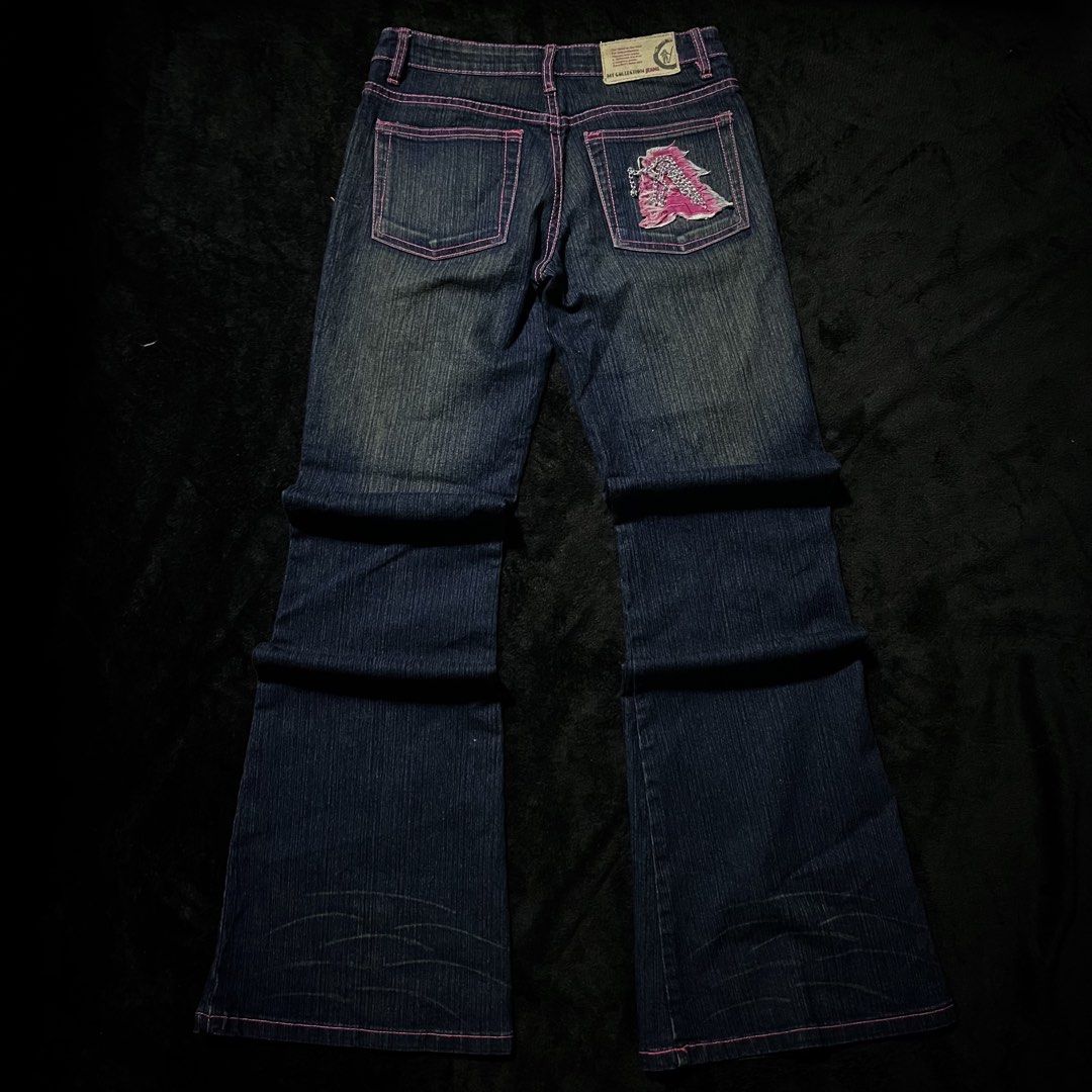 2000'S MYC INDISTRY FLARED WASHED JEANS (Category: Jeans) located in Orani. Submitted by pulverize_tht_ho3 (Listing ID 1468311710, Image 2). Description: dimes: 28x41x9x10x10.5 (WxLxRxTxLH) condition: 10/10 flaw/s: none check slides for the details .