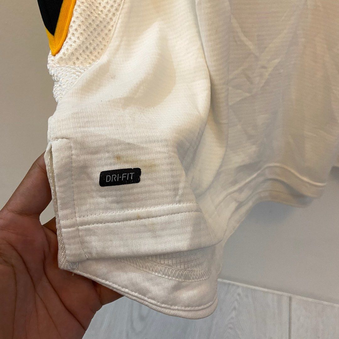 2006 Nike Force Mesh Basketball Jersey (Category: Vests) located in Mabalacat. Submitted by alternativegooods (Listing ID 1468446436, Image 3). Description: Measurements (inches) width length ★ Color may vary slightly due to lighting. ★ Manage your expectations, these are pre-loved/thrifted items. ★ Ship via J&T Express & Lalamove..