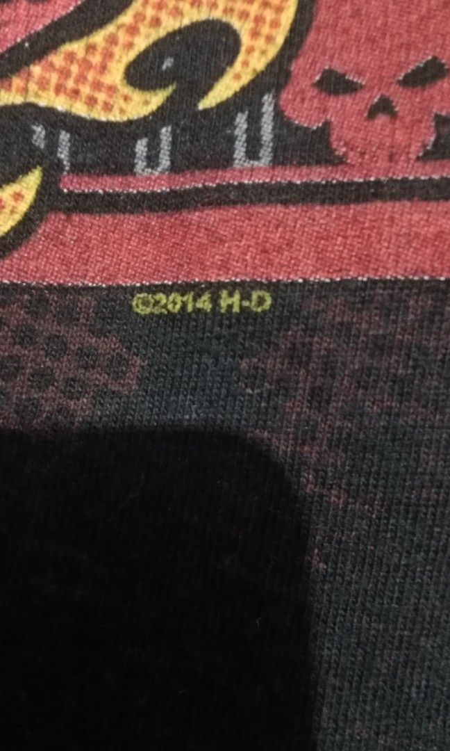 2014 Harley Davidson longsleve (Category: Coats, Jackets and Outerwear) located in Manila. Submitted by thrift_on_the_street (Listing ID 1468390664, Image 3). Description: issue:small pinhole.