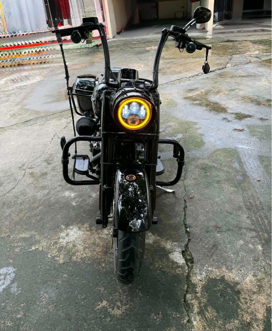 2022 Harley Davidson Road King Special (Category: Motorbikes for Sale) located in Quezon City. Submitted by lucky.323 (Listing ID 1468353832, Image 1). Description: Harley Davidson Road King Spexial Date purchased 2022 1st owner Casa maintained in Harley Davidson Cavite Ready to use Mikeage 10-20 Asking price 1,420M.