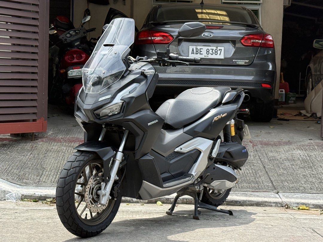 2024 Honda ADV 160 (Category: Motorbikes for Sale) located in Las Pinas. Submitted by peter09165089910 (Listing ID 1468460154, Image 3). Description: For sale: 2024 Honda ADV160 4,000 kms mileage, all stock, no history of accident or drop, no issues, Complete original CR OR and plate number, 135k, Las Piñas area viewing. 09272046677.