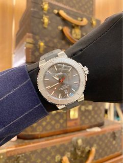 (Category: ) located in . Submitted by redrabbitluxury (Listing ID 1468310132, Image 1). Description: .