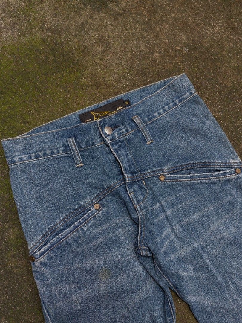 20471120 Hyoma Quilted Jeans (Category: Jeans) located in Taguig. Submitted by xurocurations (Listing ID 1468498308, Image 2). Description: All Inches Dimensions: -37 Length -26 Waist -26.5 Inseam -10 Front 12 Back (Crotch) -10.5 Thighs -7 Knees -6.5 Hem.