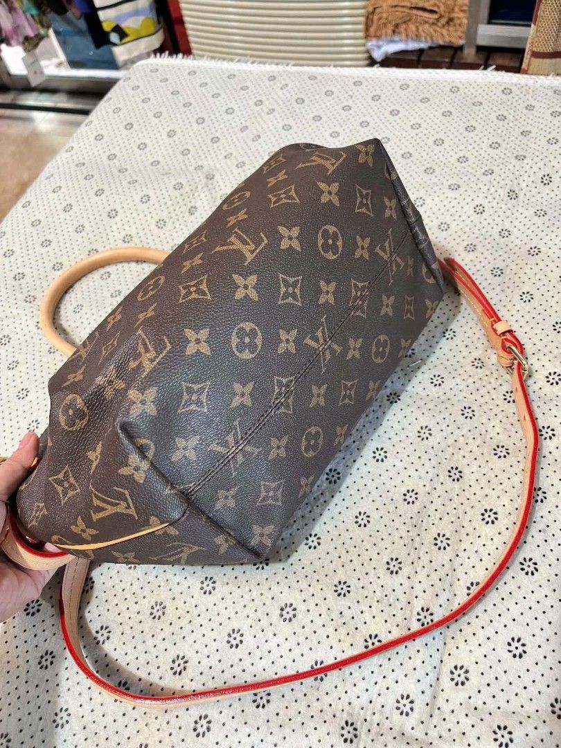 2200 LANG YUORS NA! (Category: Shoulder Bags) located in Imus. Submitted by algin3unay (Listing ID 1468335127, Image 2). Description: 2200 LANG YUORS NA!.