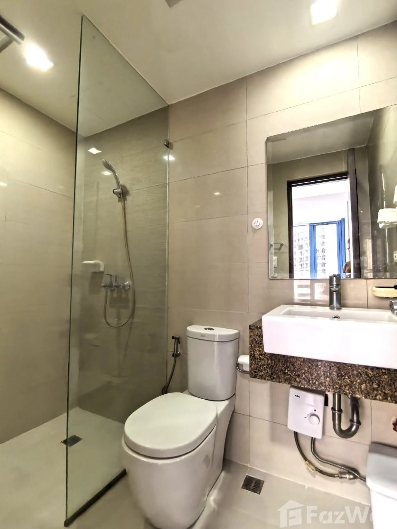 2 Bedroom Condo for rent at Three Central (Category: Apartments & Condos) located in Makati City. Submitted by propertyproph (Listing ID 1468304778, Image 3). Description: 🏙️ Spacious 2BR Corner Unit for Rent – Three Central 📍 Salcedo Village, Makati City ✨ Enjoy upscale city living in this fully furnished 86 sqm corner unit at Three Central. Featuring a functional layout with a separate maid’s room and bathroom, this residence is ideal for fam