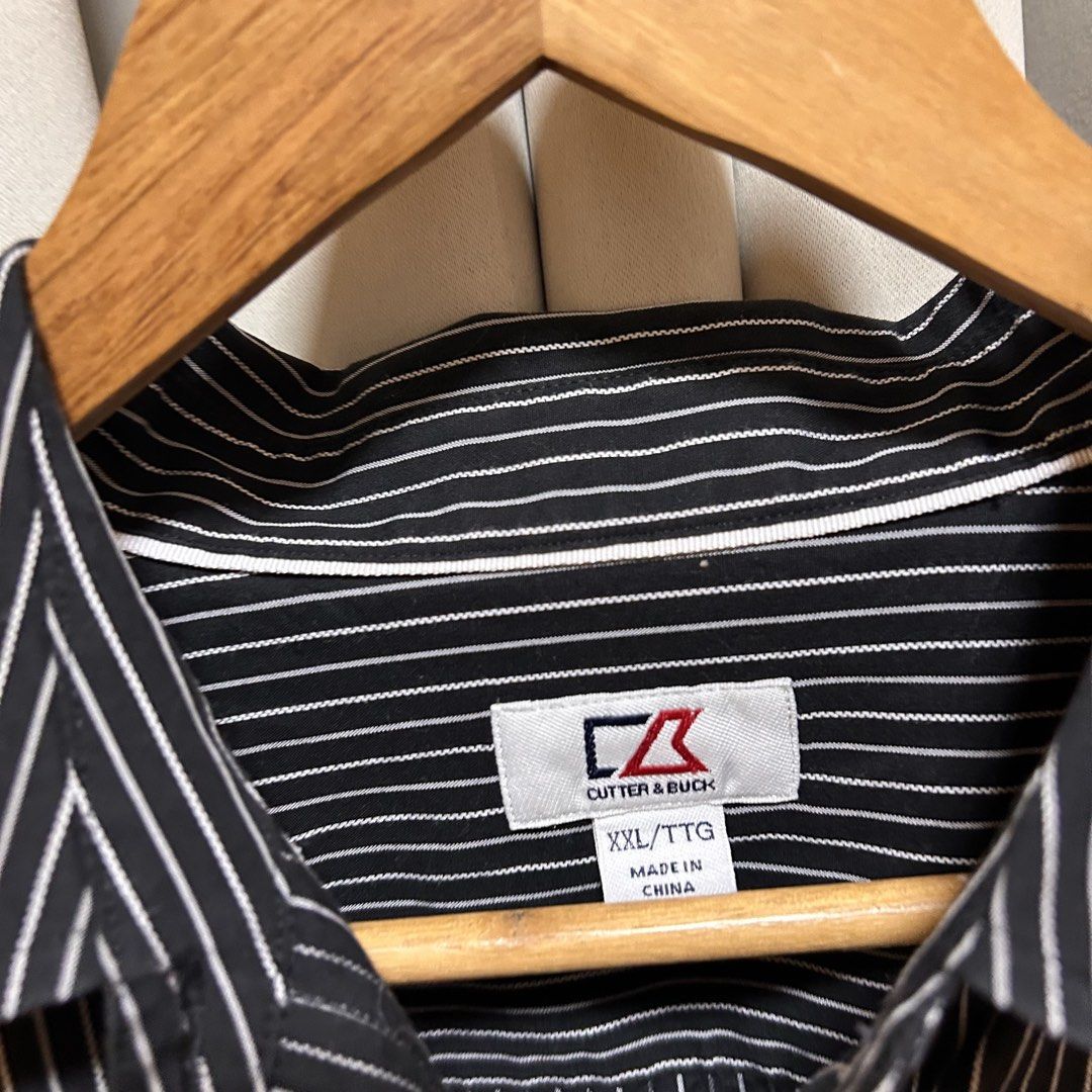 2XL Cutter & Buck Black White Button Down (Category: Tshirts & Polo Shirts ) located in Rizal. Submitted by from99abovecloset (Listing ID 1468398437, Image 2). Description: CODE:180 Size: 2XL Armhole (laid flat):10” Bust (around): 50” Length (laid flat): 30” Cotton | loose | like new.
