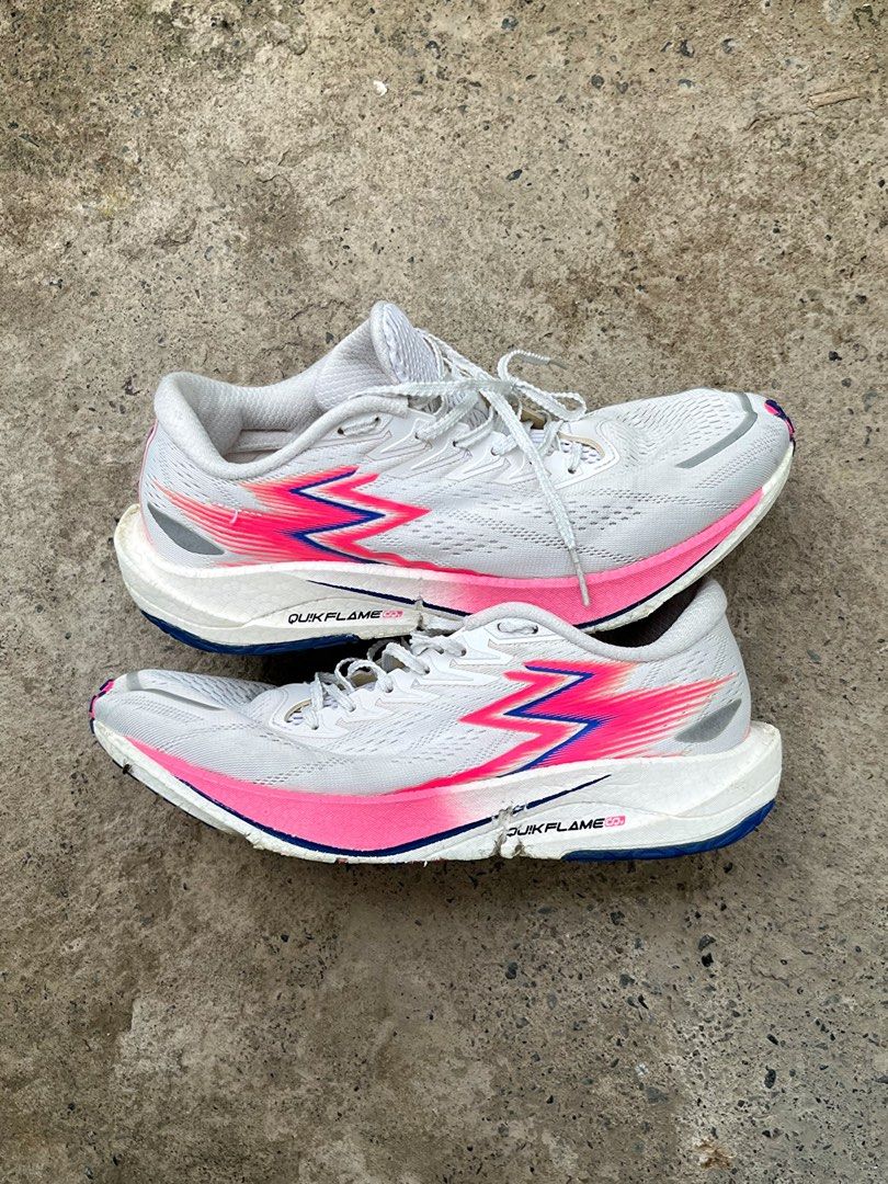 361 degrees blospeed (Category: Casual Shoes) located in Butuan. Submitted by jacobfrost (Listing ID 1468307536, Image 1). Description: 8.5 us mens 42 eur In good condition Signs of usage Pang harabas mo 500 freeship.