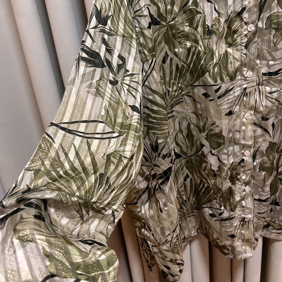 3XL Green Floral Print Long Sleeve Button Down (Category: Longsleeves) located in Rizal. Submitted by from99abovecloset (Listing ID 1468389527, Image 2). Description: CODE:191 Size: 3XL-4XL Armhole (laid flat):13” Bust (around): 64” Length (laid flat): 33” Soft poly | loose | like new .
