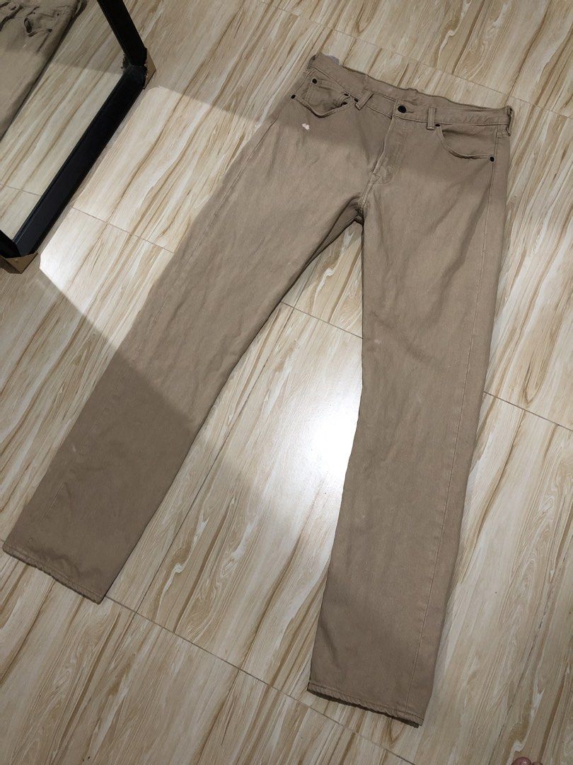 501 Levi’s Strauss (Category: Jeans) located in Pozorrubio. Submitted by iy4dikz (Listing ID 1468417813, Image 1). Description: For Sale! 501 Levi’s Strauss Color: Khaki Waist: 32-33 Length: 44.5 Leg Opening: 8 Good Condition Issue kita na sa pic ₱1000 + SF Location📍Pangasinan.