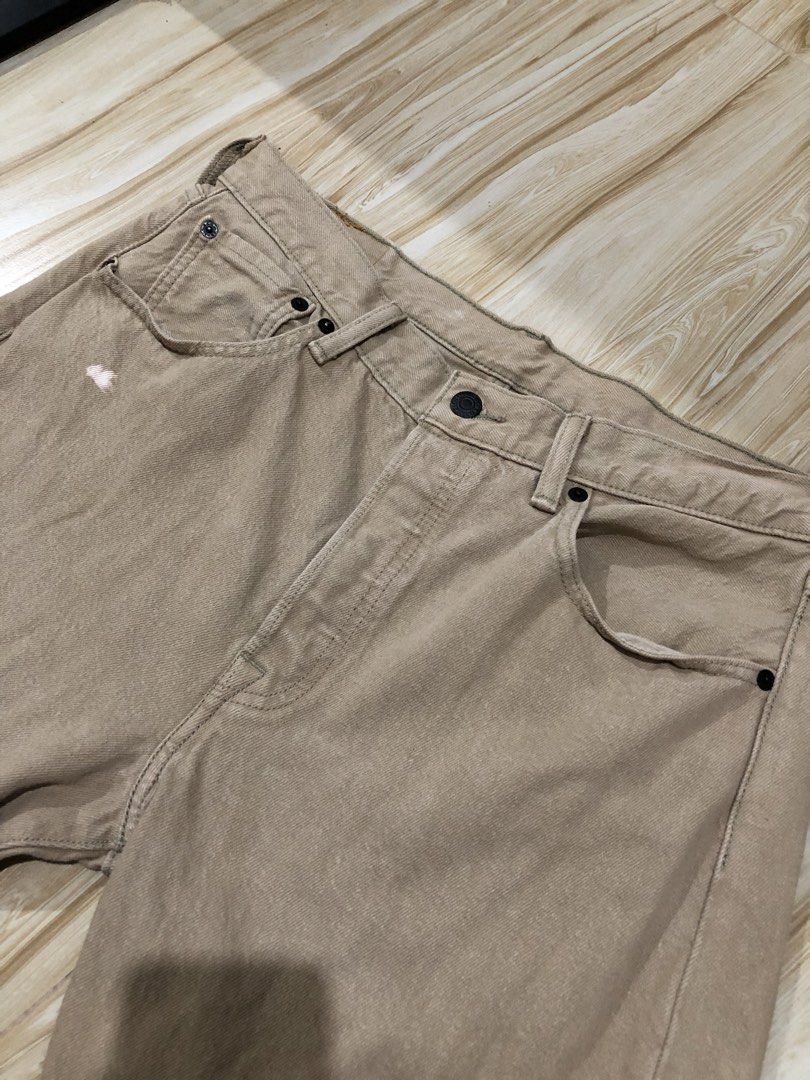 501 Levi’s Strauss (Category: Jeans) located in Pozorrubio. Submitted by iy4dikz (Listing ID 1468417813, Image 2). Description: For Sale! 501 Levi’s Strauss Color: Khaki Waist: 32-33 Length: 44.5 Leg Opening: 8 Good Condition Issue kita na sa pic ₱1000 + SF Location📍Pangasinan.
