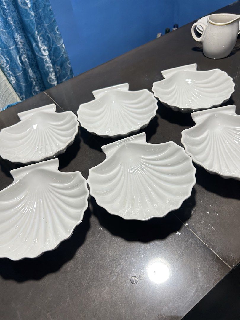 6-Piece White Glazed Ceramic Clam Shell Plates Set (Category: Dinnerware & Cutlery) located in San Fernando. Submitted by dcdaisyyy (Listing ID 1468345830, Image 2). Description: .