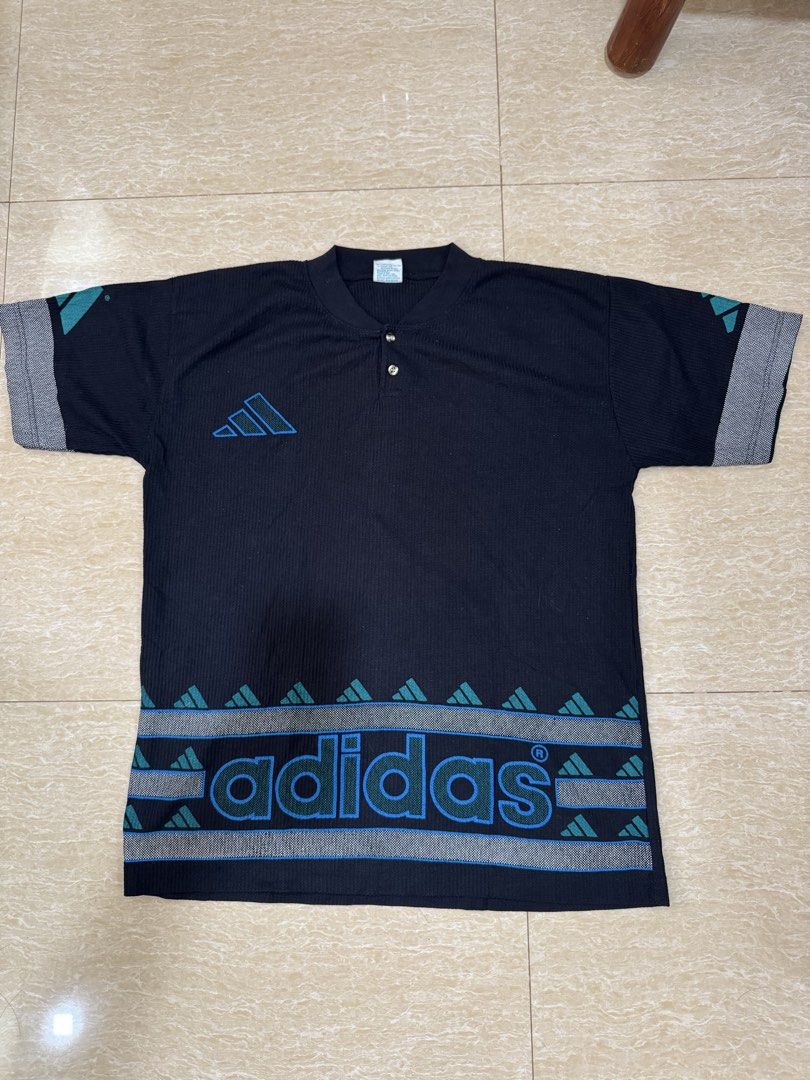 90s Adidas Shirt (Category: Tshirts & Polo Shirts ) located in Dumaguete. Submitted by neeks.vtg (Listing ID 1468340112, Image 1). Description: .