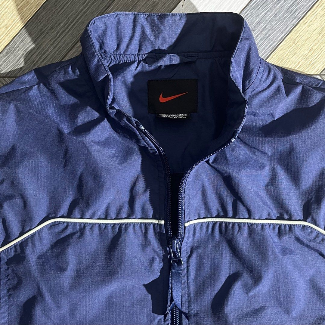 90’s Nike Outdoor Vest (Category: Coats, Jackets and Outerwear) located in Daraga. Submitted by th3cliquejunks (Listing ID 1468443550, Image 3). Description: 90’s Nike Outdoor Vest Tagged Size: Medium Condition: 9.5/10 Flawless Measurement: Pit to pit: 19.5” Length: 23” - 2,180 Dm!.