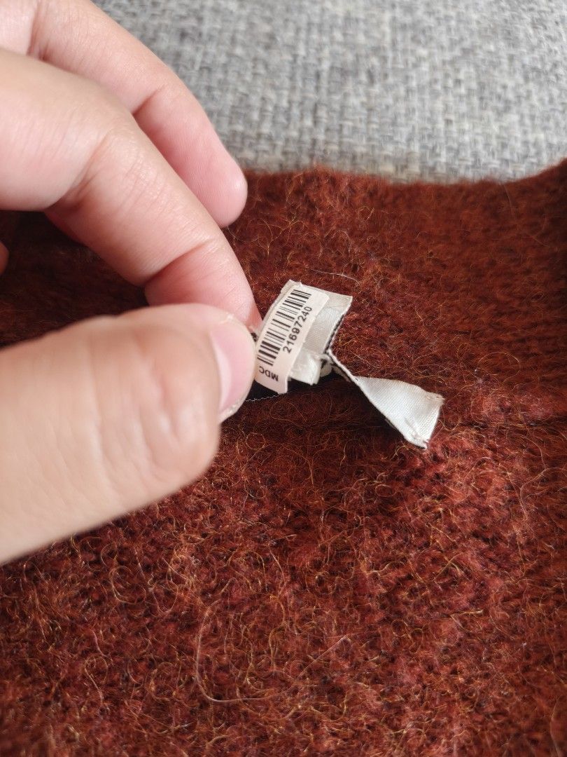 𝟮 𝗳𝗼𝗿 𝟯𝟬𝟬/Madewell Rust Boucle Knit Oversized Cardigan (Category: Longsleeves) located in Siniloan. Submitted by wingedwardrobe (Listing ID 1468325069, Image 3). Description: A rust-colored oversized V-neck boucle knit cardigan with front buttons and patch pockets. 𝐏𝐑𝐎𝐌𝐎: 𝟮 𝗳𝗼𝗿 𝟯𝟬𝟬 𝐇𝐨𝐰 𝐢𝐭 𝐰𝐨𝐫𝐤𝐬: 𝐘𝐨𝐮 𝐜𝐚𝐧 𝐜𝐡𝐨𝐨𝐬𝐞 𝟮 𝐃𝐈𝐅𝐅𝐄𝐑𝐄𝐍𝐓 𝐢𝐭𝐞𝐦𝐬 𝐭𝐡𝐚𝐭 𝐚𝐫𝐞 𝐢𝐧𝐜𝐥𝐮𝐝𝐞𝐝 𝐢𝐧 𝐭𝐡𝐞 𝐩𝐫𝐨𝐦𝐨. 𝐍𝐨𝐭�