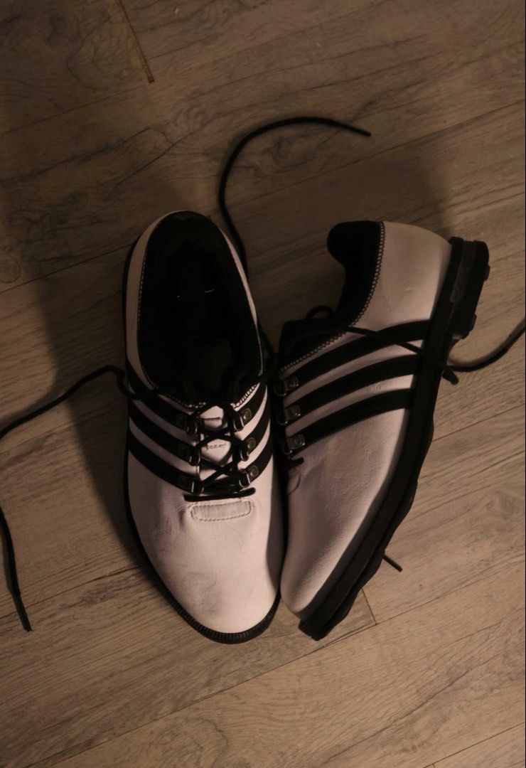 👟 Adidas Vintage shoe (Category: Casual Shoes) located in Manila. Submitted by rndmthrift (Listing ID 1468427150, Image 2). Description: Vintage Adidas Shoes 👟 A unique pair with an unknown model. • Brand: Adidas • Model: Unknown • Size: US 7 / UK 6.5 / EU 40 • Condition: See photos for actual condition 📩 DM for price and inquiries! Disclaimer: We are not affiliated with, endorsed by, or sponsored by any brands mentioned..