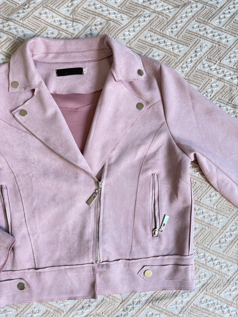 💗 Baby Pink Suede Biker Jacket (Category: Coats, Jackets and Outerwear) located in Manila. Submitted by shopwithkayeee (Listing ID 1468398305, Image 2). Description: Best fits Small to Medium sized girlies I swear this is perfect for your chilly weather trip!! Like new condition ☺️💗.