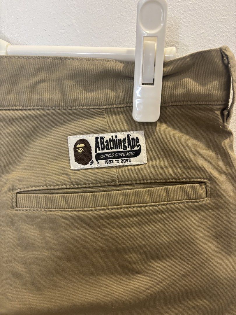 A BATHING APE PANTS (Category: Jeans) located in Makati City. Submitted by sweetfitforyouph1200 (Listing ID 1468449003, Image 3). Description: A bathing ape pants College design Like new .