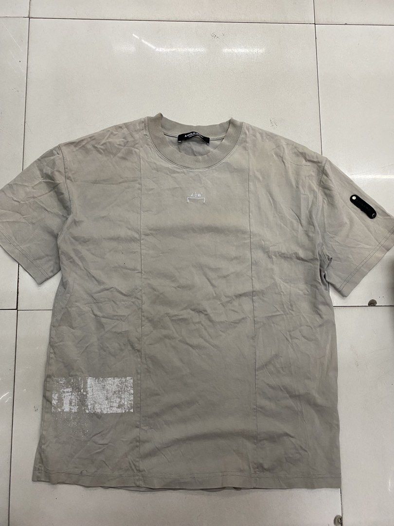 A COLD WALL SHIRT (Category: Tshirts & Polo Shirts ) located in Manila. Submitted by ercmrsmam (Listing ID 1468405469, Image 1). Description: A COLD WALL SHIRT W 22.5 L 27 Cr 9 Pinholes Good condition 📍BACLARAN PARANAQUE 🛵 JNT/ LBC/ LALAMOVE 💵 GCASH/ PAYMENT FIRST.