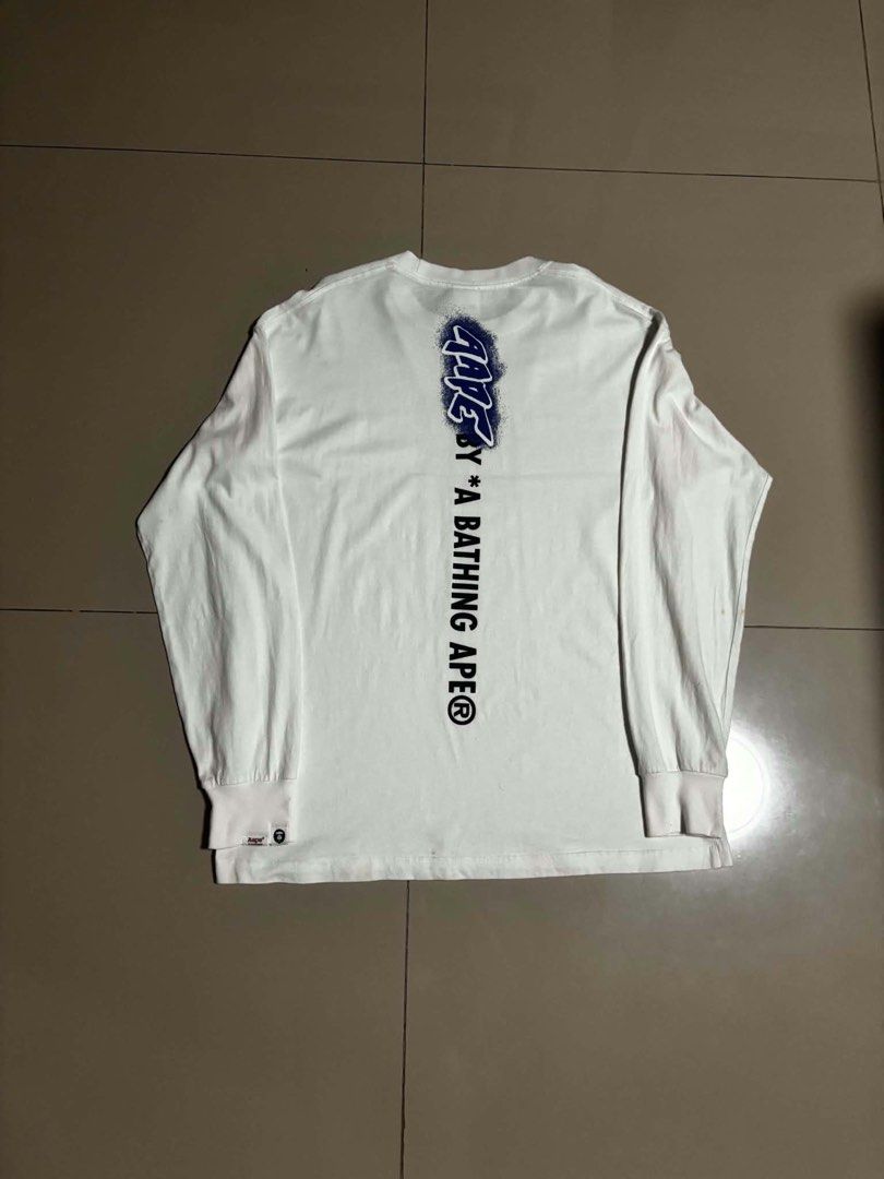 AAPE BOX LOGO SWEATER (Category: Coats, Jackets and Outerwear) located in Cavite. Submitted by kenjie_thrift (Listing ID 1468441530, Image 2). Description: NO ISSUE 22x28 CAN DO JNT/MEET UP .