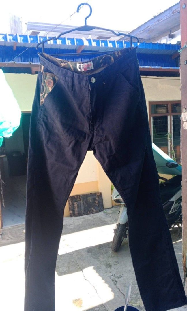 Aape Jeans (Category: Jeans) located in Ilagan. Submitted by kianluis (Listing ID 1468351458, Image 2). Description: Flawless✅ excellent condition✅ Waist 29-30 Length 40.5 Hem 7.