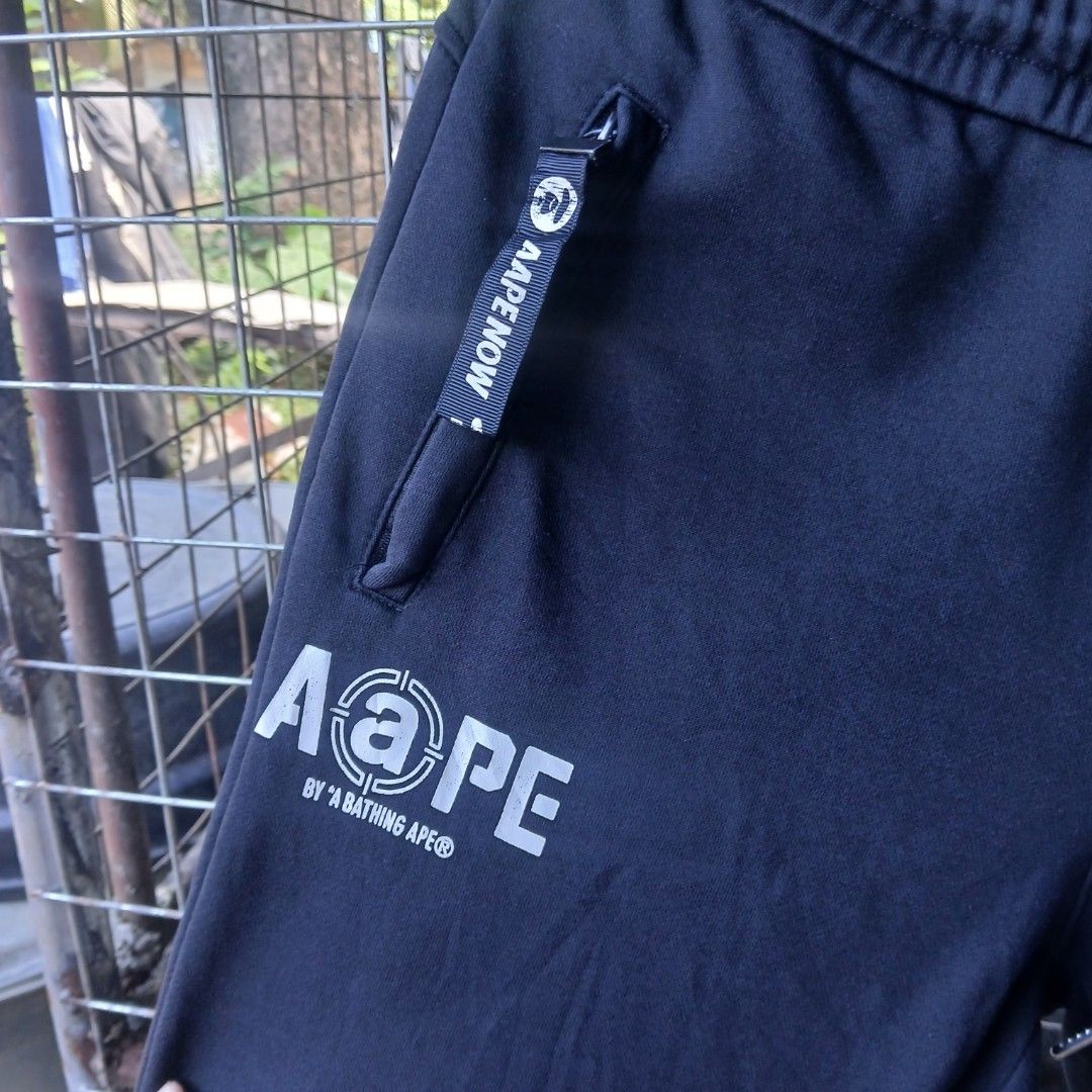 Aape Jogger Pants (Category: Joggers) located in Murcia. Submitted by rndom.stffs (Listing ID 1468324594, Image 3). Description: • Aape by a Bathing Ape Jogger Pants Measurements: Size 28 to 32 (XL on Tag) Length 38 Thigh 10.5 Issue: Hairlines (6th Picture) Good Condition Price: 499 Free Shipping fee - Negros Occidental.