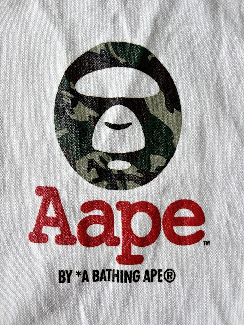 Aape tote bag (Category: Luxury Bags & Wallets) located in Lipa City. Submitted by treasurehunterbychristian (Listing ID 1468387110, Image 2). Description: .