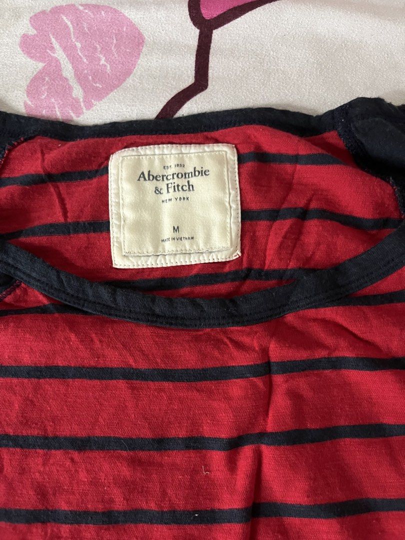 Abercrombie & Fitch grunge top (Category: Longsleeves) located in Manila. Submitted by thriftrhein_ric14 (Listing ID 1468332274, Image 2). Description: S-M size vietnam in tag Abercrombie & Fitch authentic.