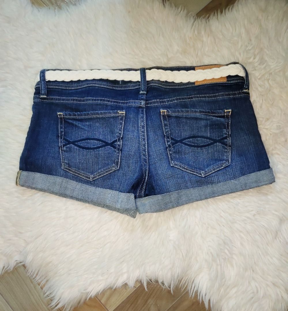 Abercrombie and Fitch (Category: Luxury Apparel) located in Caloocan City. Submitted by micaellah14 (Listing ID 1468381629, Image 2). Description: .