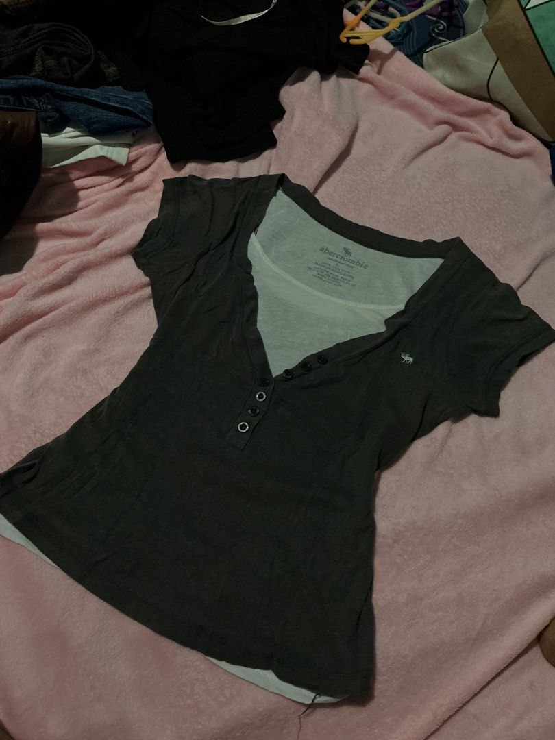 Abercrombie and fitch (Category: Shirts) located in Manila. Submitted by ri.orjeda (Listing ID 1468466733, Image 1). Description: original.