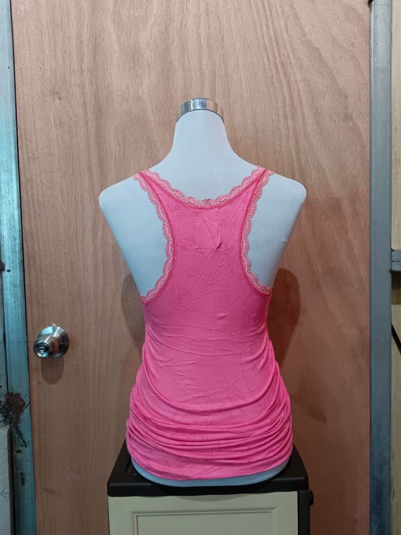 Abercrombie y2k top (Category: Sleeveless) located in Davao. Submitted by mln-boutique (Listing ID 1468158938, Image 3). Description: Size - M good condition.