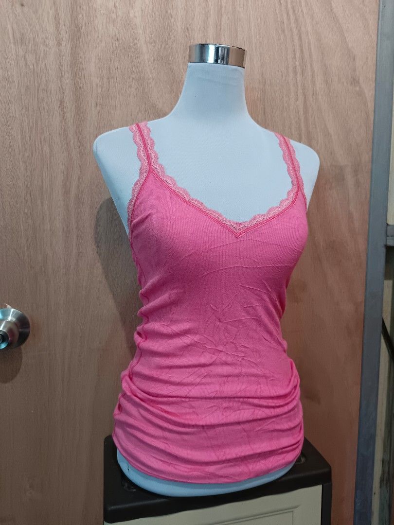 Abercrombie y2k top (Category: Sleeveless) located in Davao. Submitted by mln-boutique (Listing ID 1468158938, Image 2). Description: Size - M good condition.