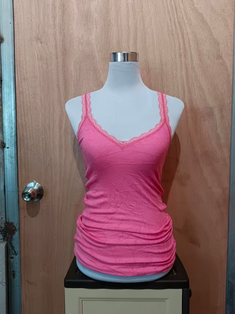Abercrombie y2k top (Category: Sleeveless) located in Davao. Submitted by mln-boutique (Listing ID 1468158938, Image 1). Description: Size - M good condition.