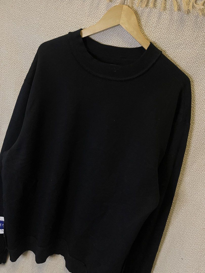 Ader error heavyweight crewneck (Category: Coats, Jackets and Outerwear) located in Manila. Submitted by hypestock_mnl (Listing ID 1468311392, Image 2). Description: - stylish - perfect for casual wear - great fit - in good condition - minimal signs of usage - 10/10 - money worth! - see pics for details/issue.