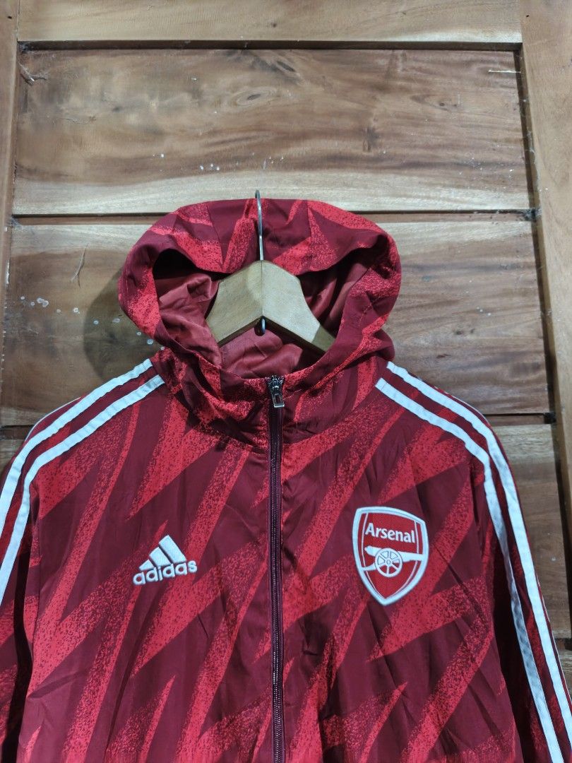 ADIDAS ARSENAL WINDBREAKER (Category: Activewear) located in Tagum. Submitted by danelle_closet1106 (Listing ID 1468426804, Image 2). Description: AS NEW SIZE:XL NO ISSUE NEED WASH ONLY.