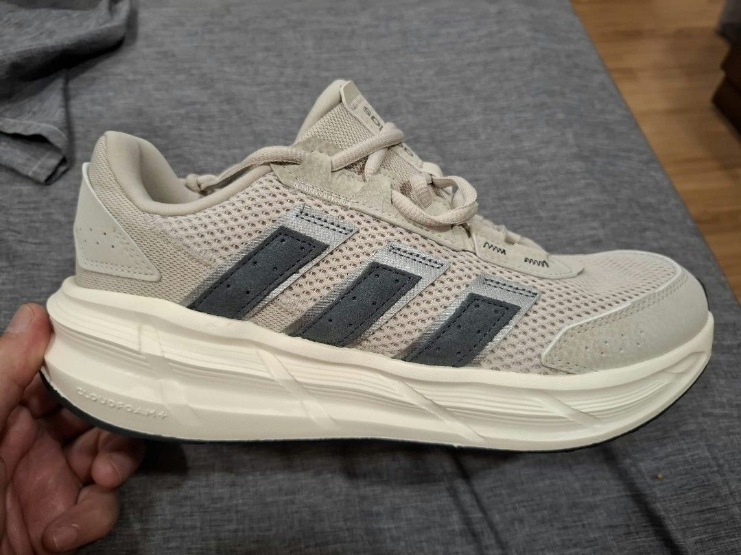 Adidas astrastar (Category: Sneakers) located in Manila. Submitted by lala1035 (Listing ID 1468388685, Image 3). Description: .